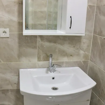 Cosy House In Heart Of Apartment Istanbul